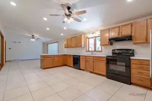 1516 W Reiche Ln, McHenry, IL 60051 - Photo 9