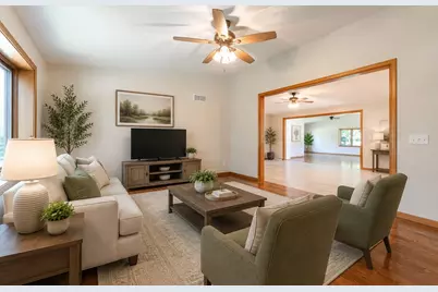 1516 W Reiche Lane, McHenry, IL 60051 - Photo 5