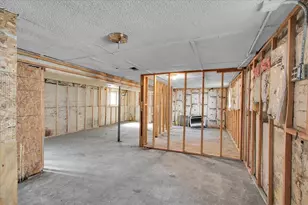 321 W 114th St, Chicago, IL 60628 - Photo 21