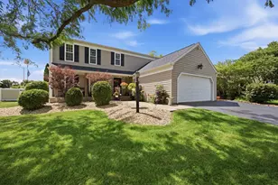 702 Hickory Ln, Carol Stream, IL 60188 - Photo 1