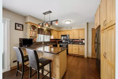 702 Hickory Lane, Carol Stream, IL 60188 - Photo 11