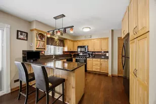 702 Hickory Ln, Carol Stream, IL 60188 - Photo 11