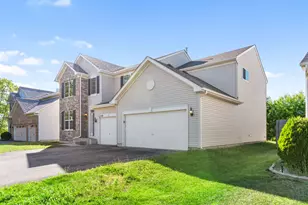 2349 Mayfield Dr, Montgomery, IL 60538 - Photo 3