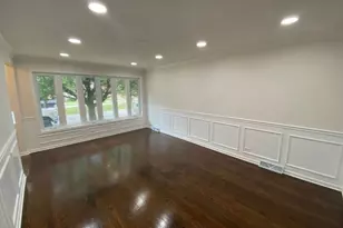 5749 W 63rd Pl, Chicago, IL 60638 - Photo 3