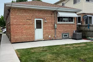 5749 W 63rd Pl, Chicago, IL 60638 - Photo 35