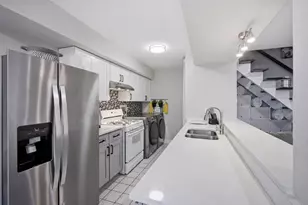 1495 Cornell Ct, Hoffman Estates, IL 60169 - Photo 7