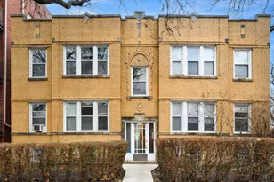 3702 W Cornelia Ave, Chicago, IL 60618 - Photo 1