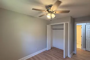 1900 Longmeadow Dr, Lindenhurst, IL 60046 - Photo 23