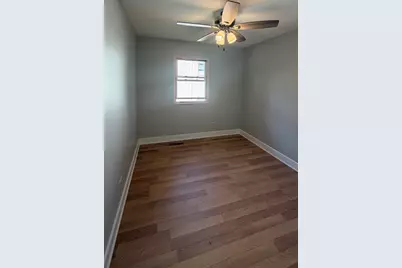 1900 Longmeadow Drive, Lindenhurst, IL 60046 - Photo 21