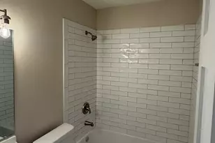 1900 Longmeadow Dr, Lindenhurst, IL 60046 - Photo 27