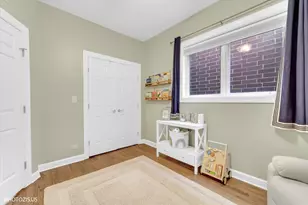 1717 W Nelson St, Chicago, IL 60657 - Photo 29