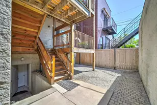 1717 W Nelson St, Chicago, IL 60657 - Photo 35