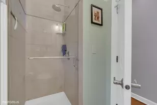 1717 W Nelson St, Chicago, IL 60657 - Photo 31