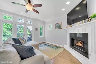 1717 W Nelson St, Chicago, IL 60657 - Photo 3