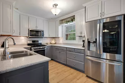 810 N Allen Avenue, McHenry, IL 60050 - Photo 9