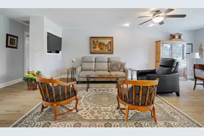 810 N Allen Avenue, McHenry, IL 60050 - Photo 5