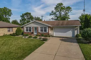 740 Burns Ct, Bourbonnais, IL 60914 - Photo 1
