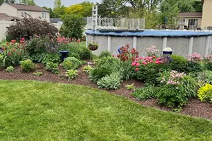90 Rodenburg Rd, Roselle, IL 60172 - Photo 25