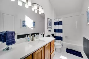 90 Rodenburg Rd, Roselle, IL 60172 - Photo 17
