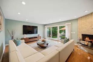 2130 Magnolia Ln, Highland Park, IL 60035 - Photo 9