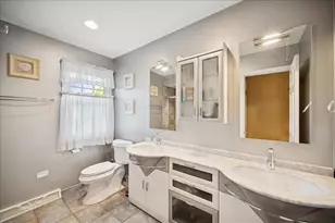 2130 Magnolia Ln, Highland Park, IL 60035 - Photo 17