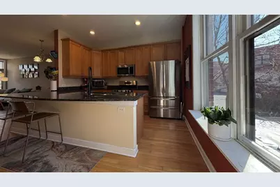 2917 N Claremont Avenue, Chicago, IL 60618 - Photo 7