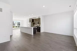 1300 Catalina Ct., Schaumburg, IL 60173 - Photo 7