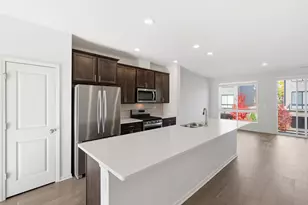 1300 Catalina Ct., Schaumburg, IL 60173 - Photo 9