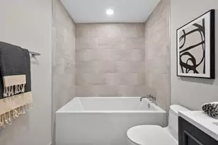 333 W Hubbard St, Chicago, IL 60610 - Photo 23