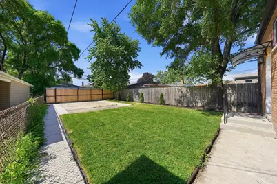415 W 95th Place, Chicago, IL 60628 - Photo 37