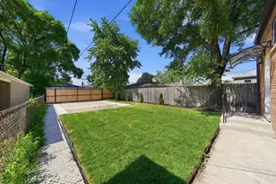415 W 95th Pl, Chicago, IL 60628 - Photo 37