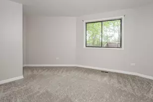 526 Towne Ct SE, Gilberts, IL 60136 - Photo 11