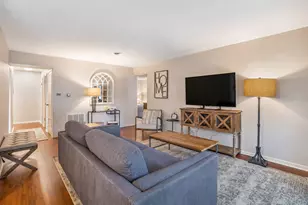 9661 S Karlov Ave, Oak Lawn, IL 60453 - Photo 3