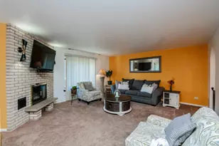 4041 W 97th St, Oak Lawn, IL 60453 - Photo 5