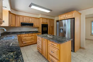 105 Woodlake Ln, Eldorado, IL 62930 - Photo 13