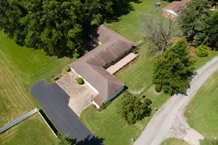 105 Woodlake Ln, Eldorado, IL 62930 - Photo 47