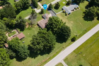 105 Woodlake Lane, Eldorado, IL 62930 - Photo 45
