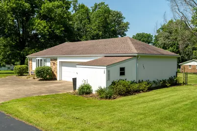 105 Woodlake Lane, Eldorado, IL 62930 - Photo 7