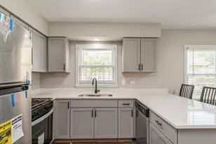 856 E Capri Dr, Palatine, IL 60074 - Photo 3