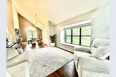 113 Chatsworth Circle, Schaumburg, IL 60194 - Photo 7
