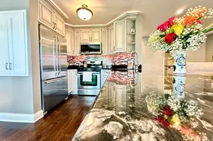113 Chatsworth Cir, Schaumburg, IL 60194 - Photo 11