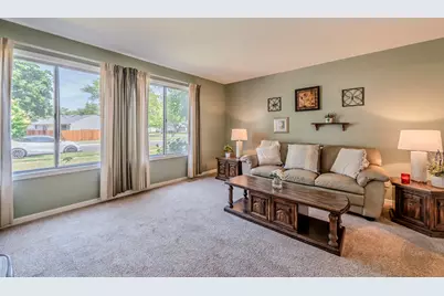 30W071 Elmwood Court, Warrenville, IL 60555 - Photo 7