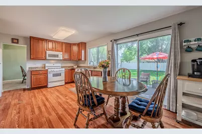 30W071 Elmwood Court, Warrenville, IL 60555 - Photo 17