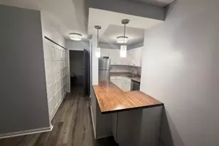 3930 N Pine Grove Ave, Chicago, IL 60613 - Photo 3