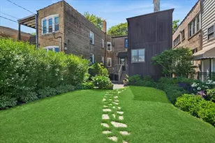 5723 N St Louis Ave, Chicago, IL 60659 - Photo 17