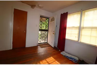 8821 S Eggleston Avenue, Chicago, IL 60620 - Photo 5