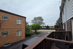 553 W Park Ave, Libertyville, IL 60048 - Photo 15