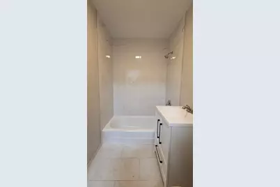 553 W Park Avenue #D, Libertyville, IL 60048 - Photo 13