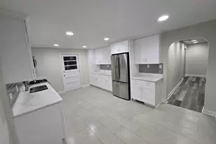 813 Chicago Rd, Chicago Heights, IL 60411 - Photo 9