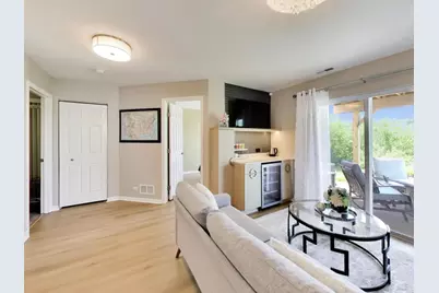 986 Viewpoint Drive, Lake in the Hills, IL 60156 - Photo 25